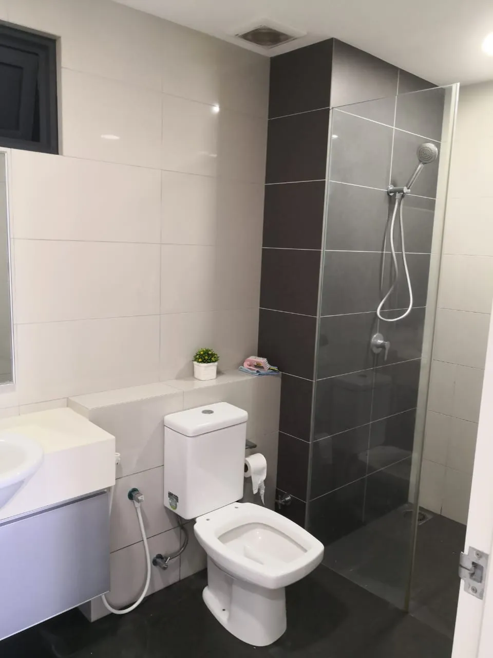 Inwood Residences unit property photo 3