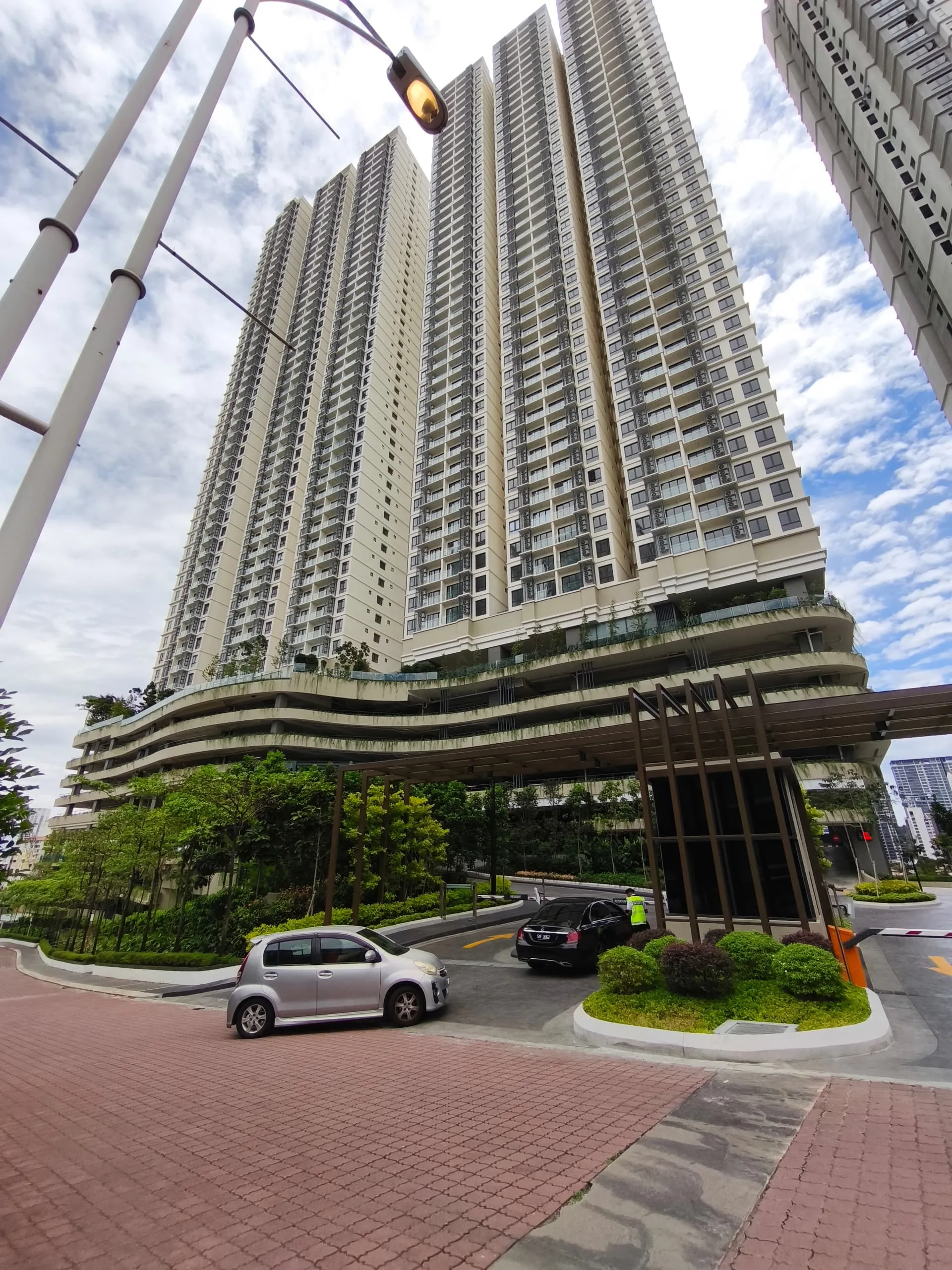 Laurel Residence unit property photo 6
