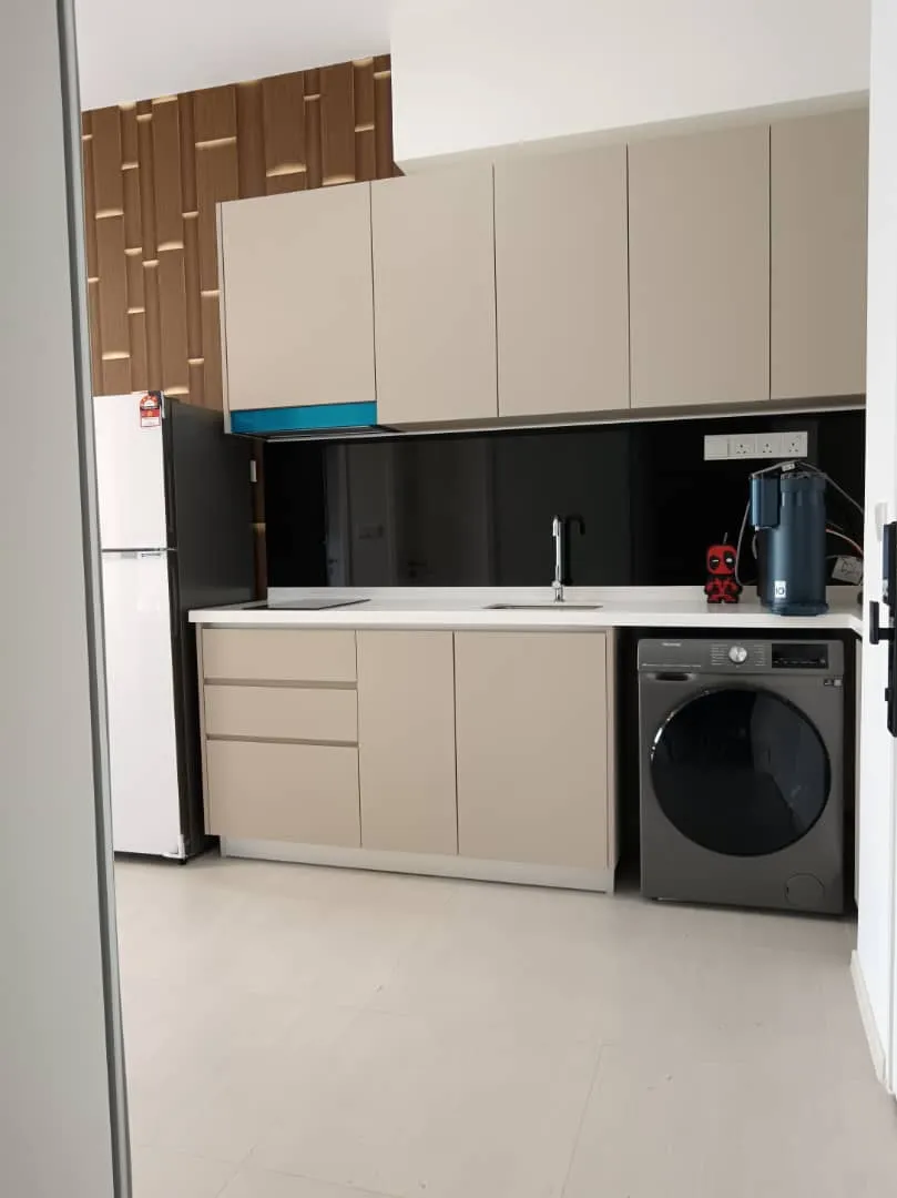 Laurel Residence unit property photo 2