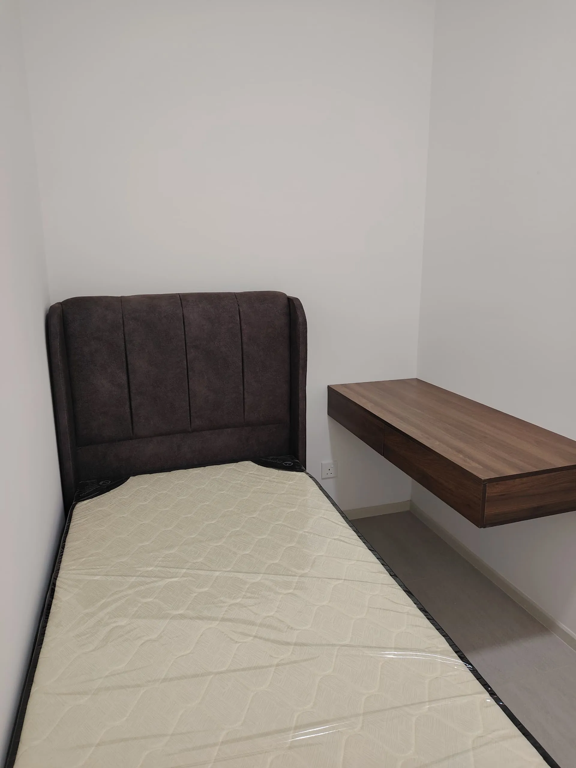 Laurel Residence unit property photo 6