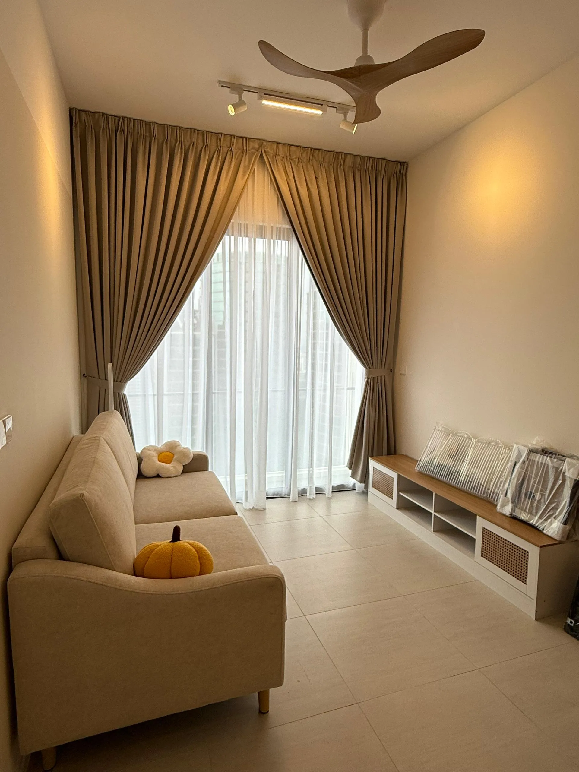 Laurel Residence unit property photo 1