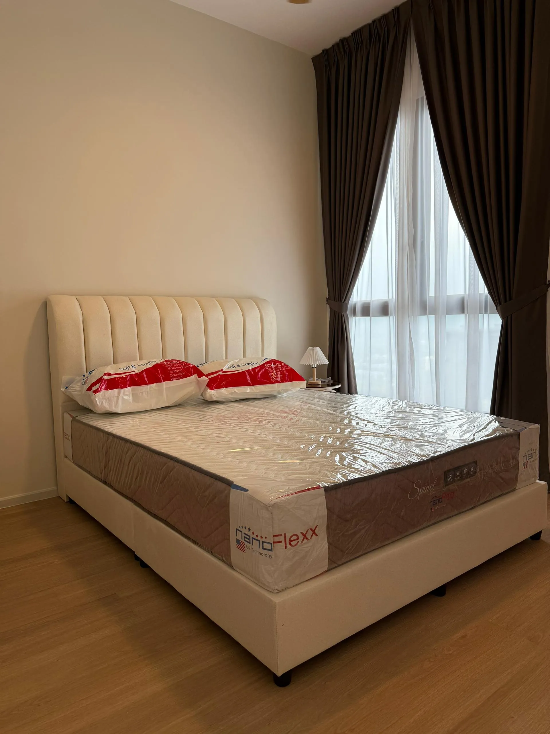 Laurel Residence unit property photo 2