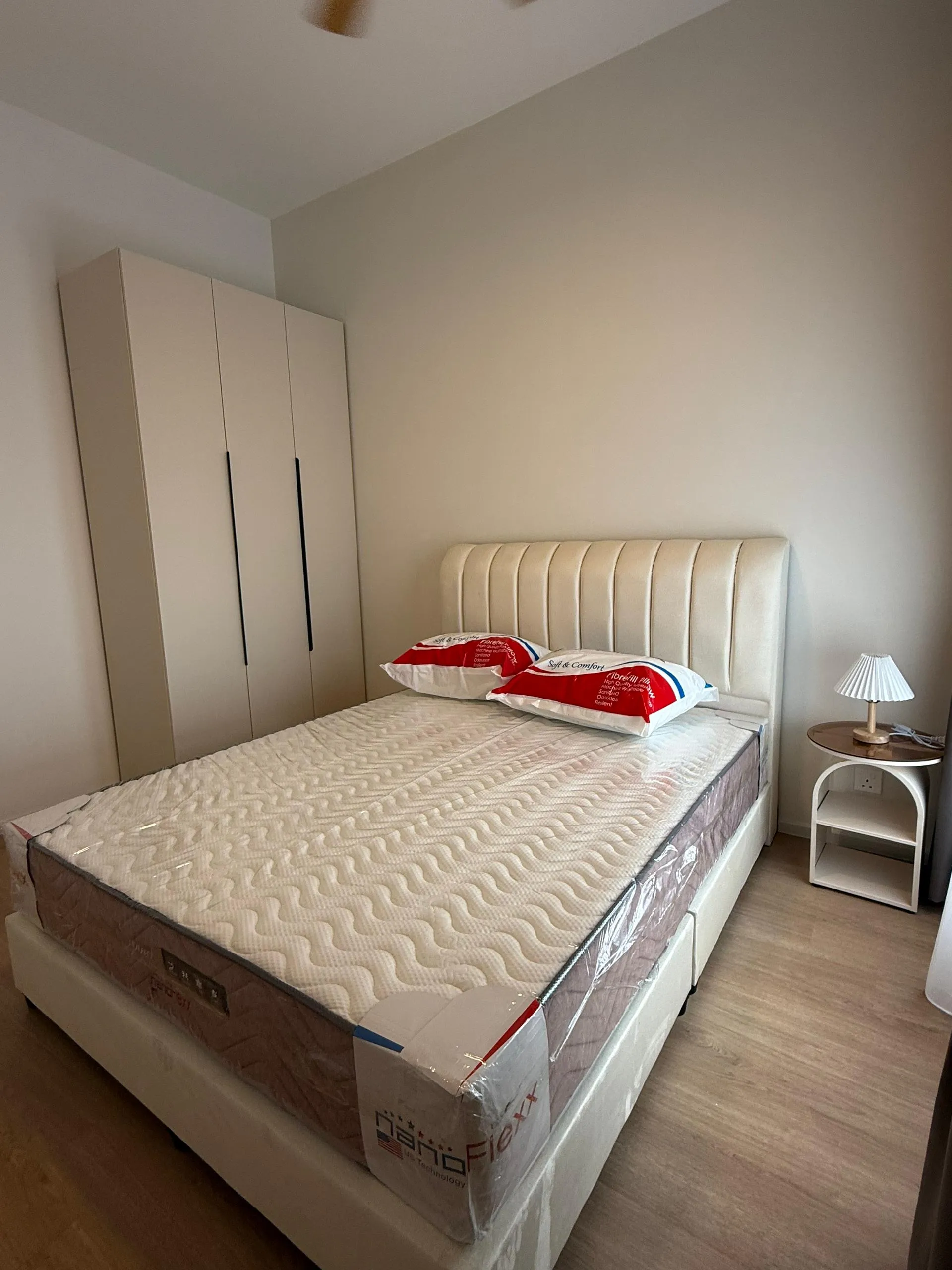 Laurel Residence unit property photo 3