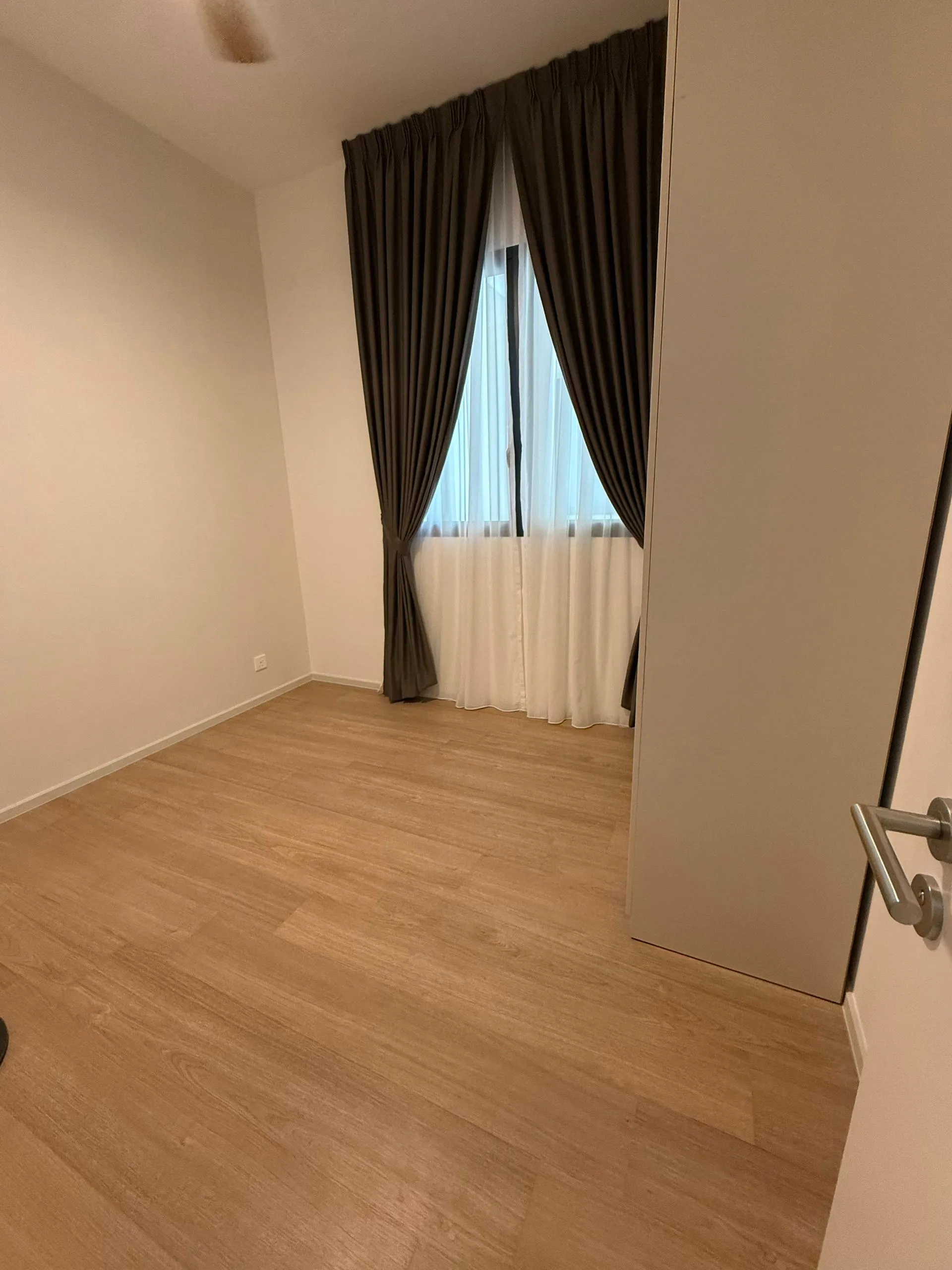 Laurel Residence unit property photo 4