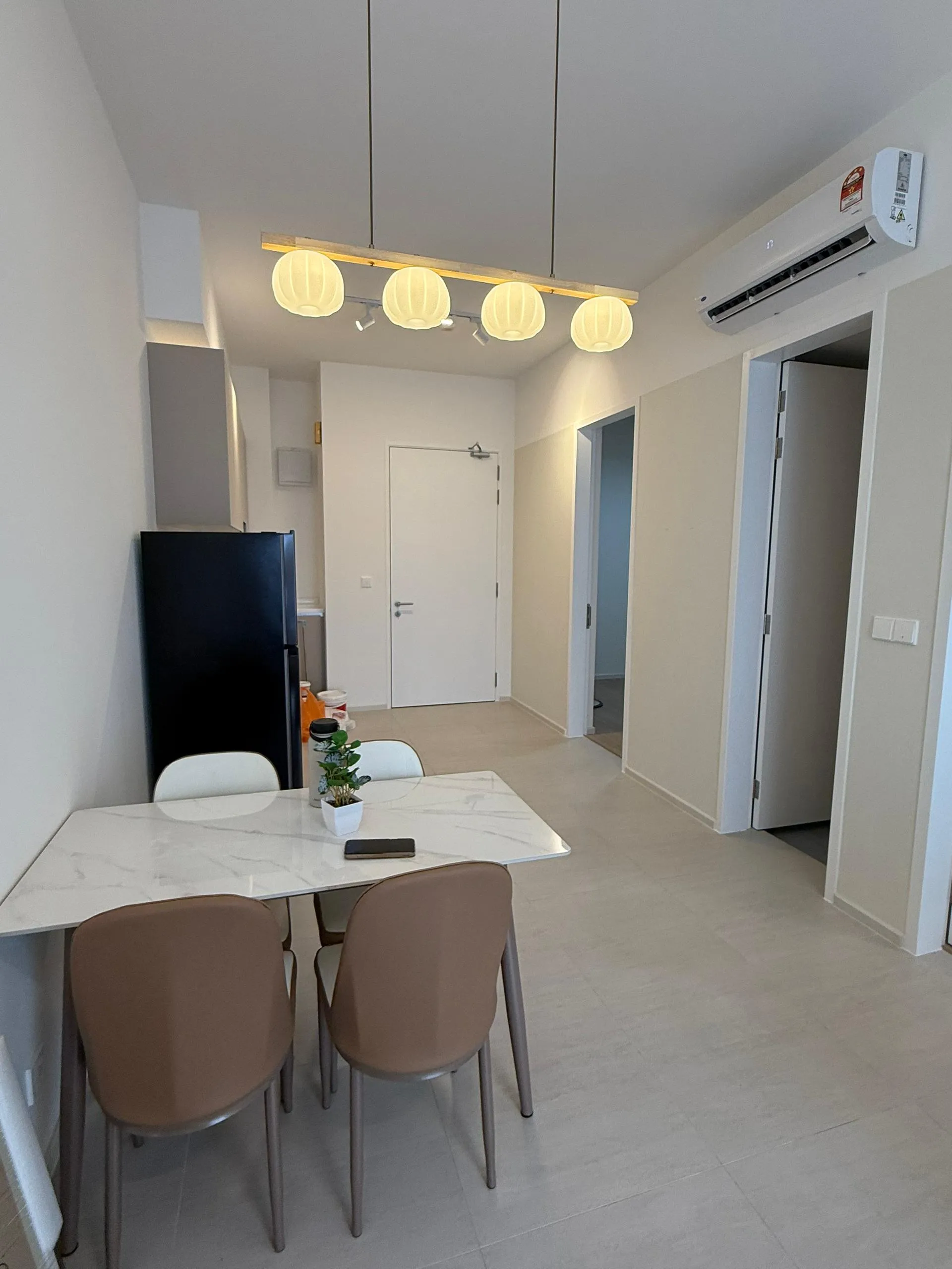 Laurel Residence unit property photo 7
