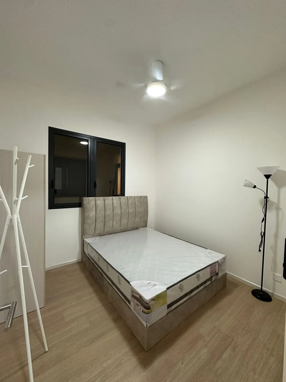 Laurel Residence unit property photo 4