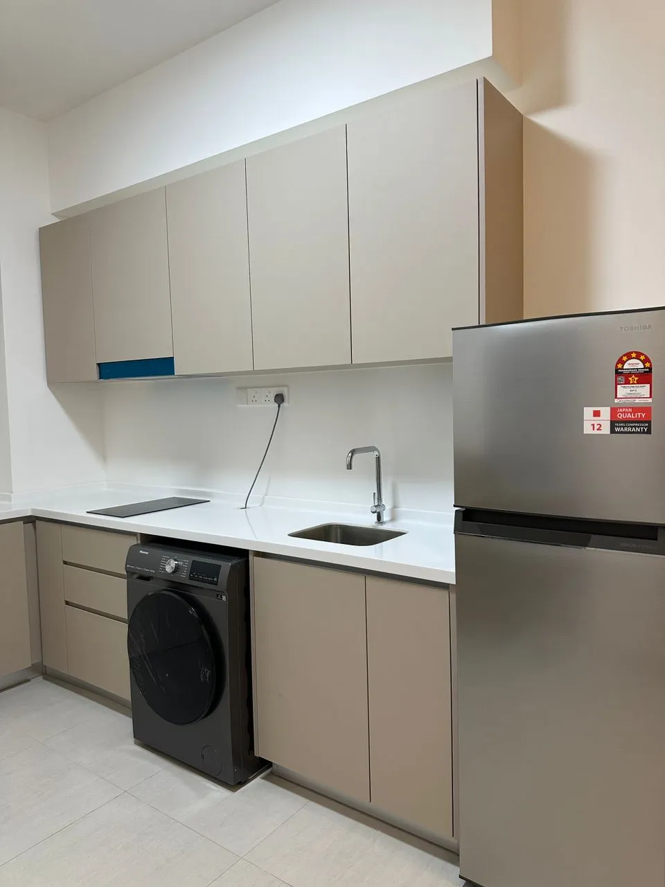 Laurel Residence unit property photo 7