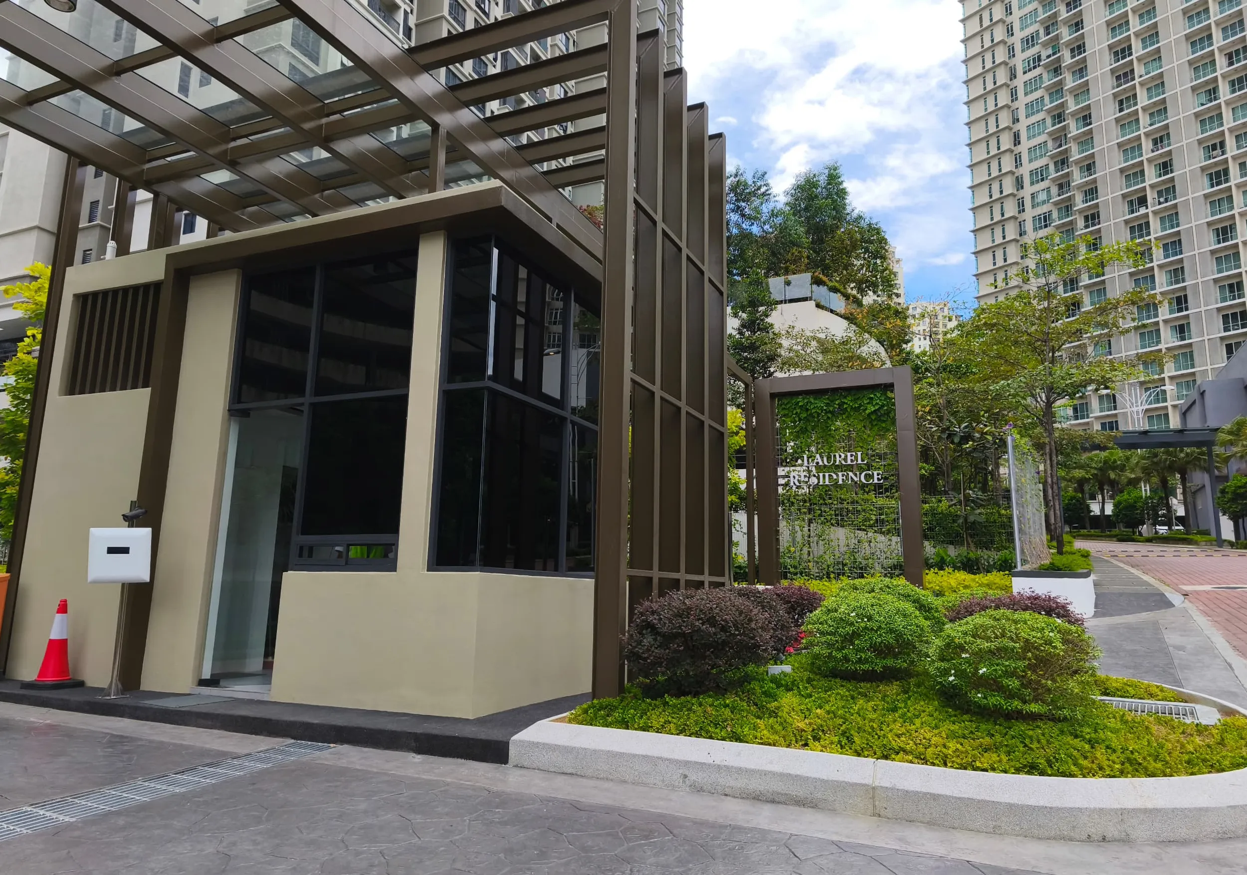 Laurel Residence unit property photo 1