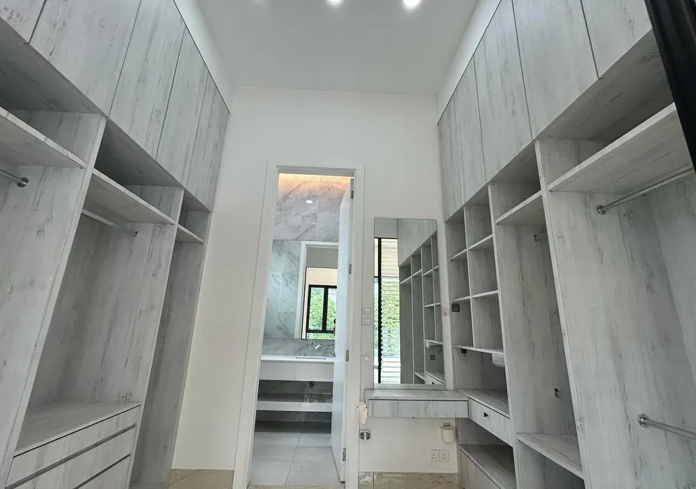 Country Heights Damansara unit property photo 8