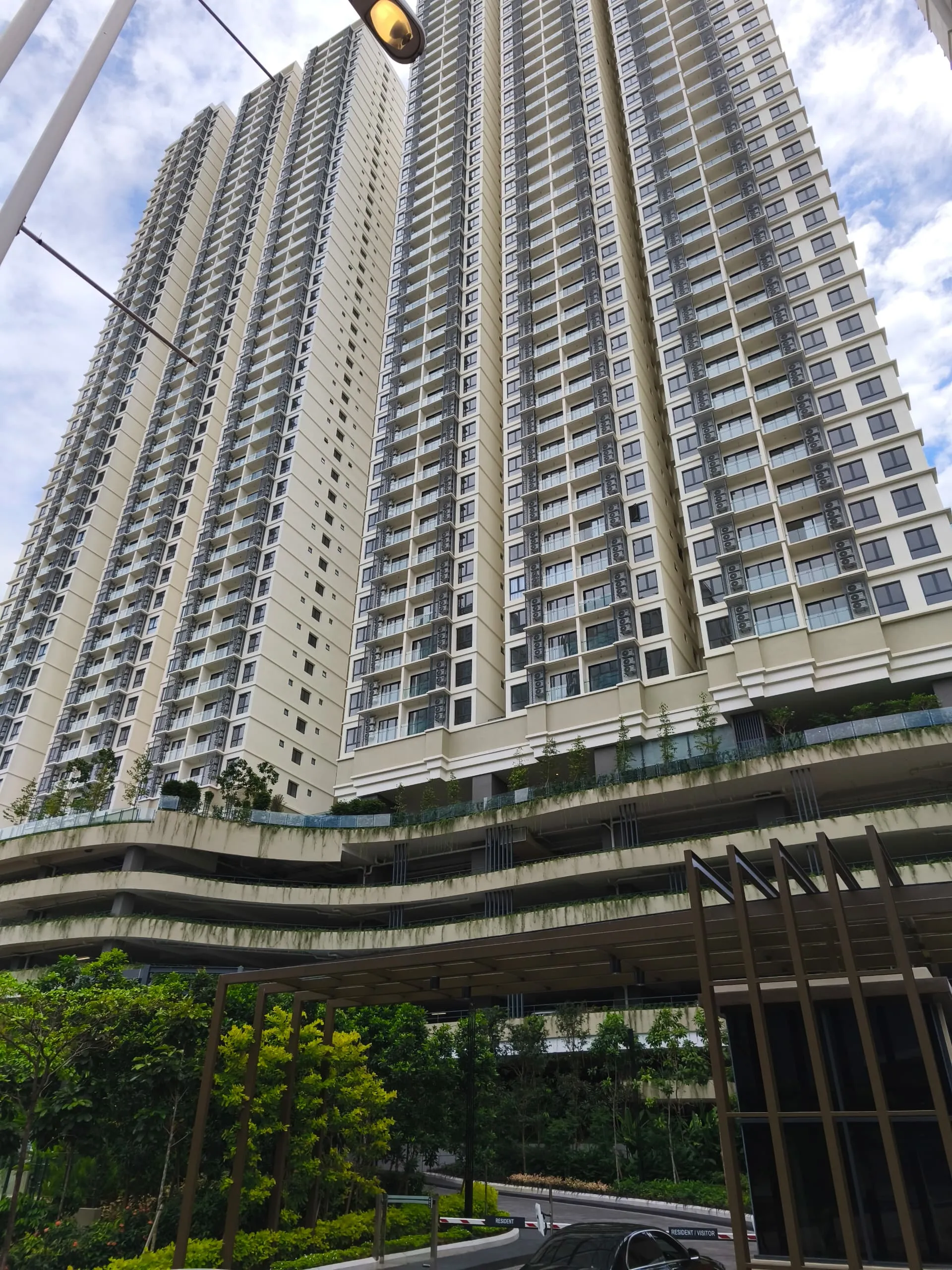 Laurel Residence unit property photo 6