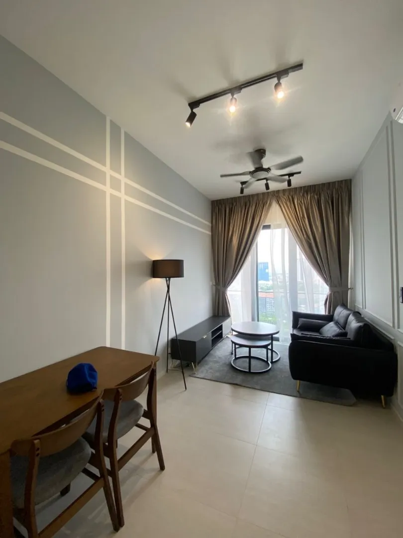 Laurel Residence unit property photo 1