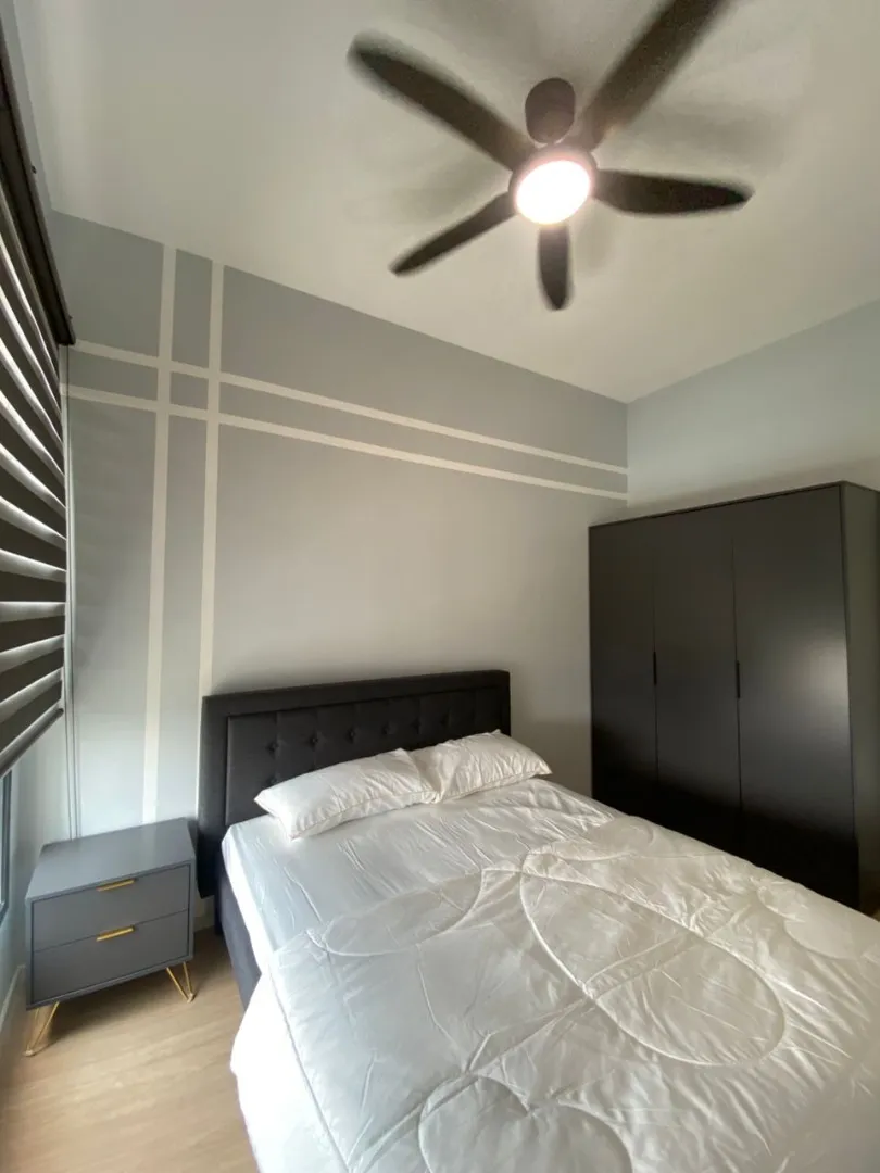 Laurel Residence unit property photo 3