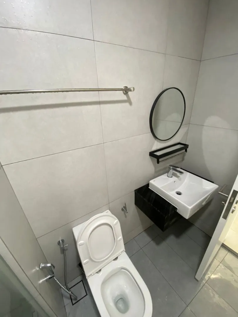 Laurel Residence unit property photo 4