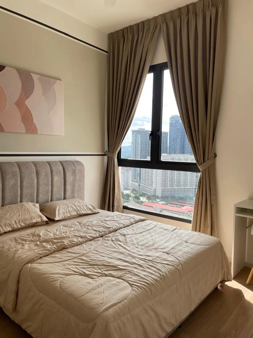 Laurel Residence unit property photo 4