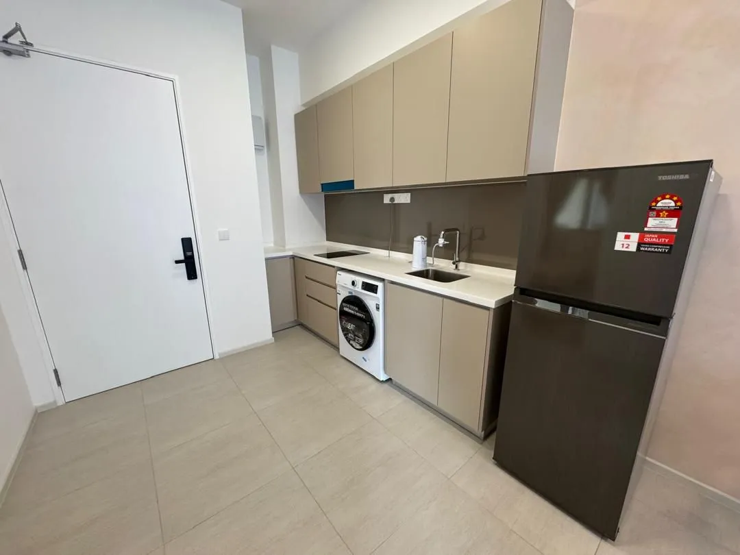 Laurel Residence unit property photo 12