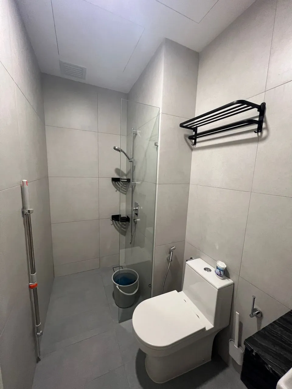 Laurel Residence unit property photo 5
