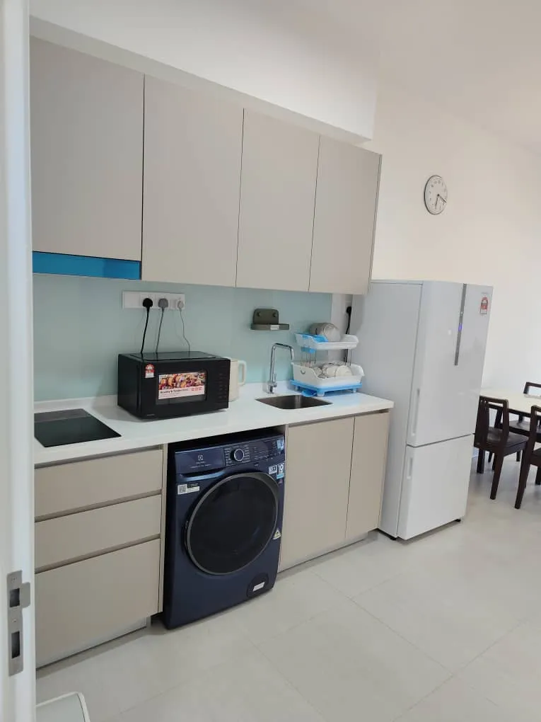Laurel Residence unit property photo 6