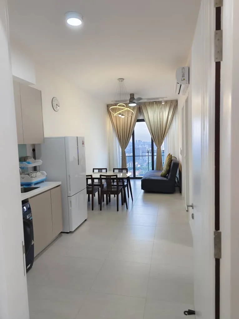 Laurel Residence unit property photo 10