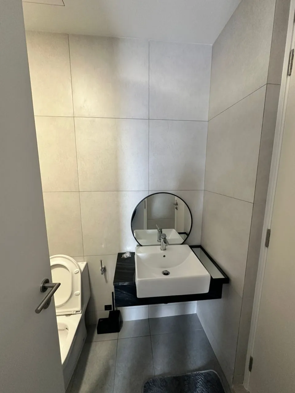 Laurel Residence unit property photo 4