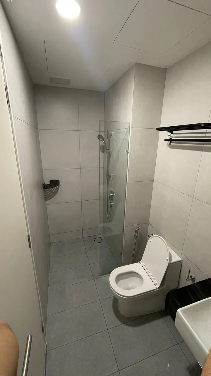 Laurel Residence unit property photo 8