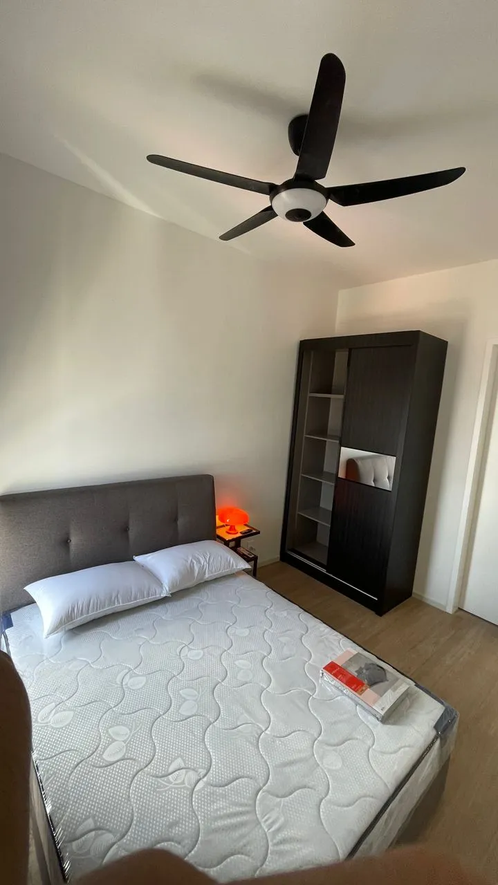 Laurel Residence unit property photo 10
