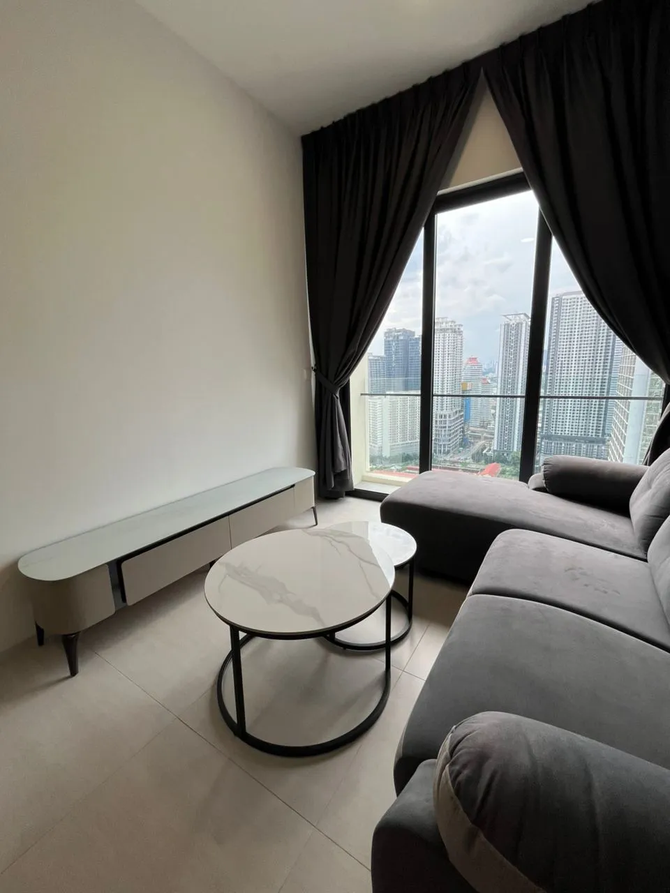 Laurel Residence unit property photo 2