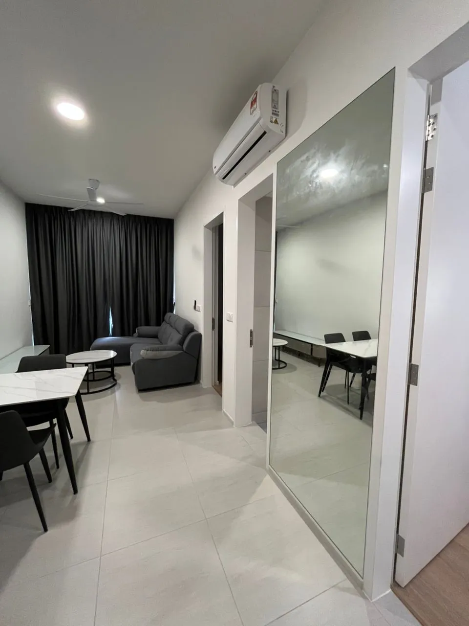 Laurel Residence unit property photo 4