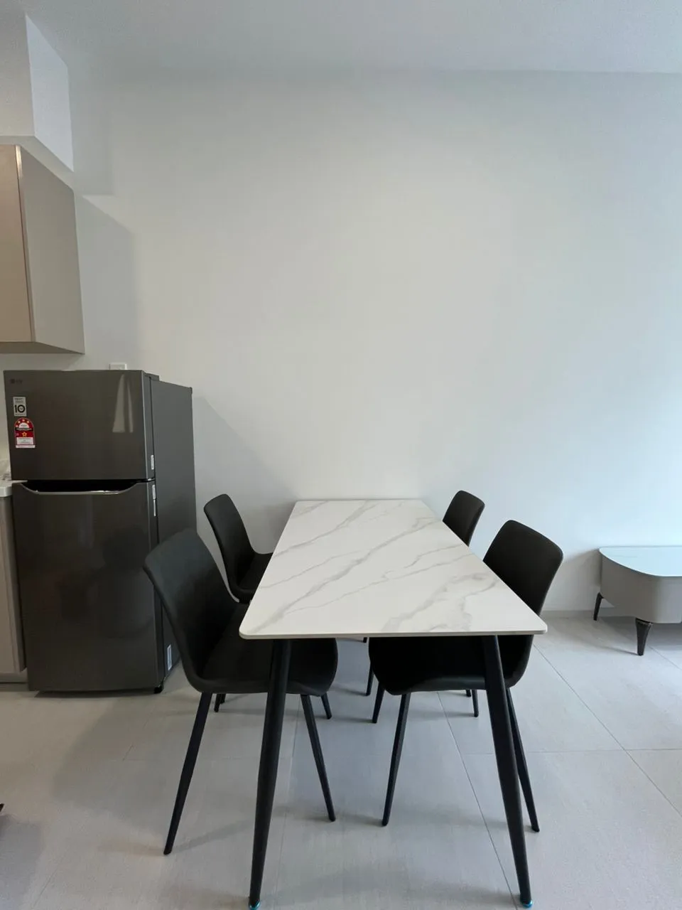 Laurel Residence unit property photo 5
