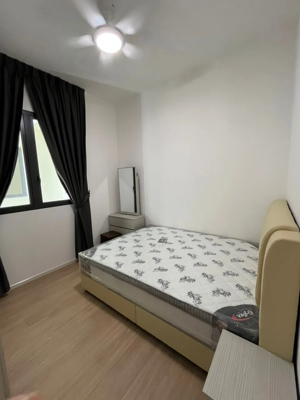 Laurel Residence unit property photo 6