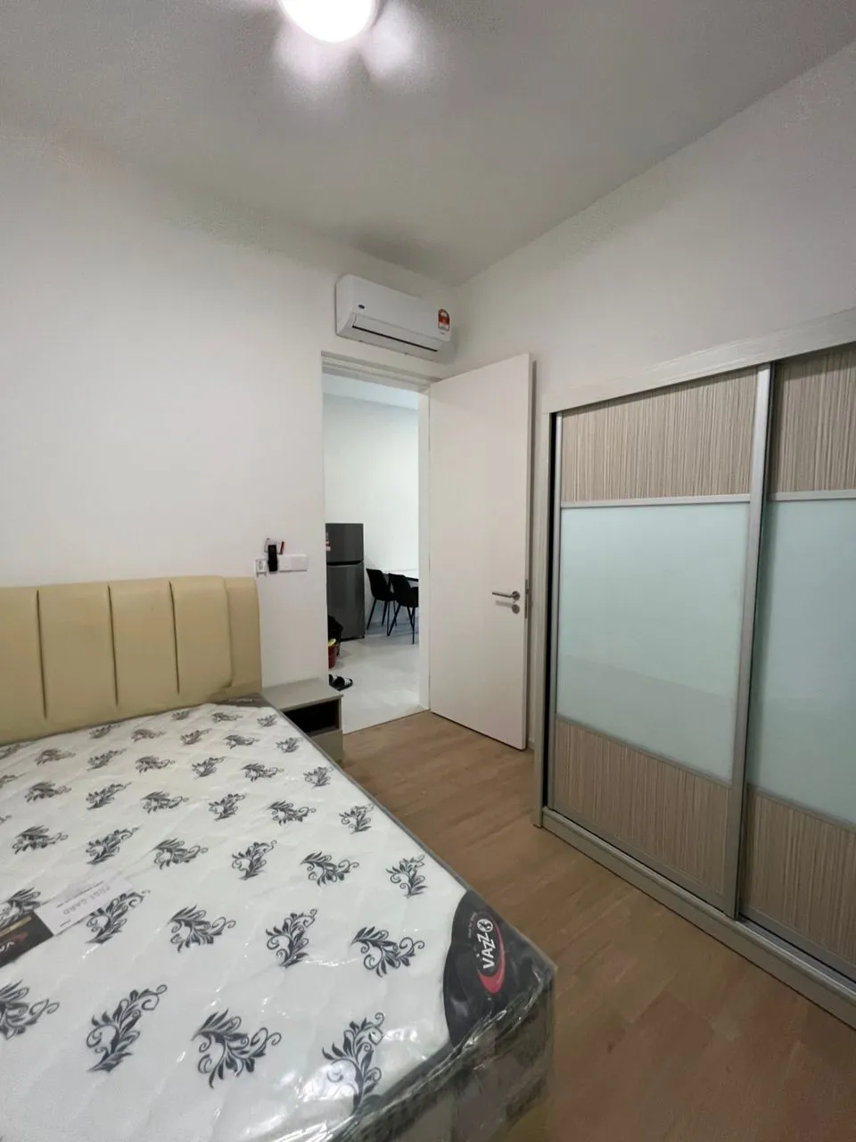 Laurel Residence unit property photo 8