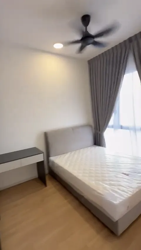 Laurel Residence unit property photo 3