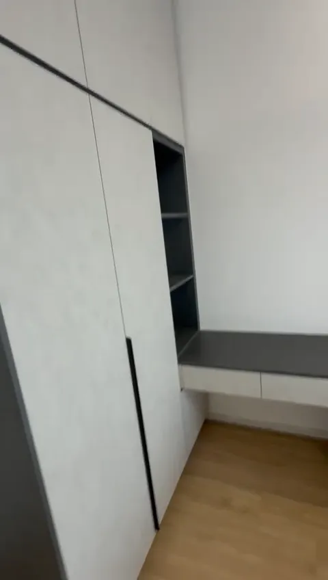 Laurel Residence unit property photo 4