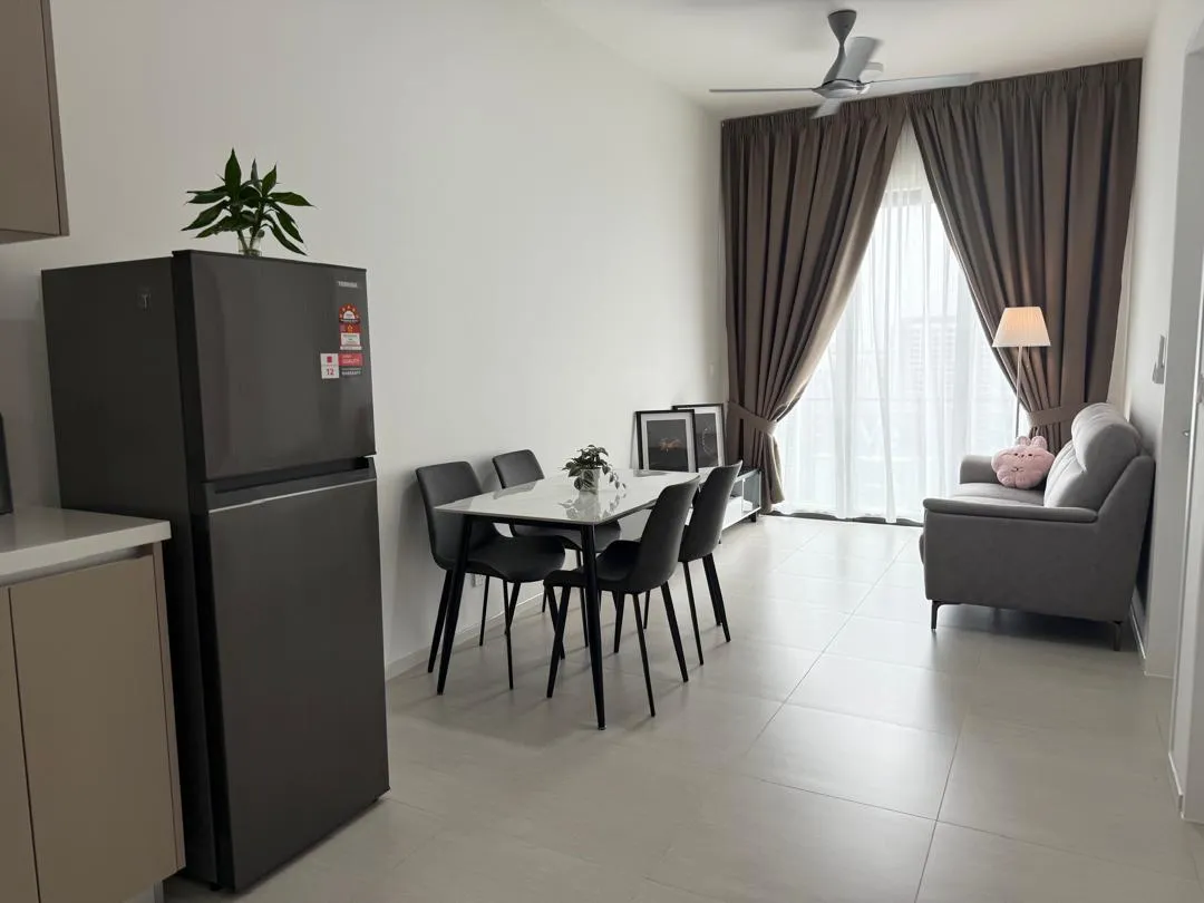 Laurel Residence unit property photo 1