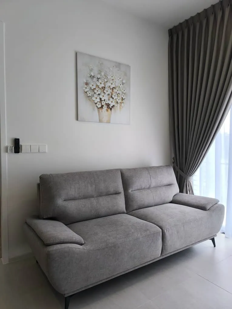 Laurel Residence unit property photo 2