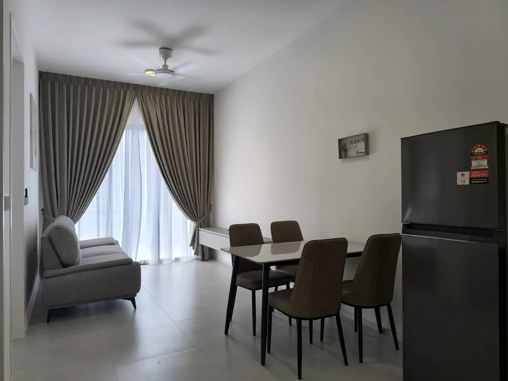 Laurel Residence unit property photo 3