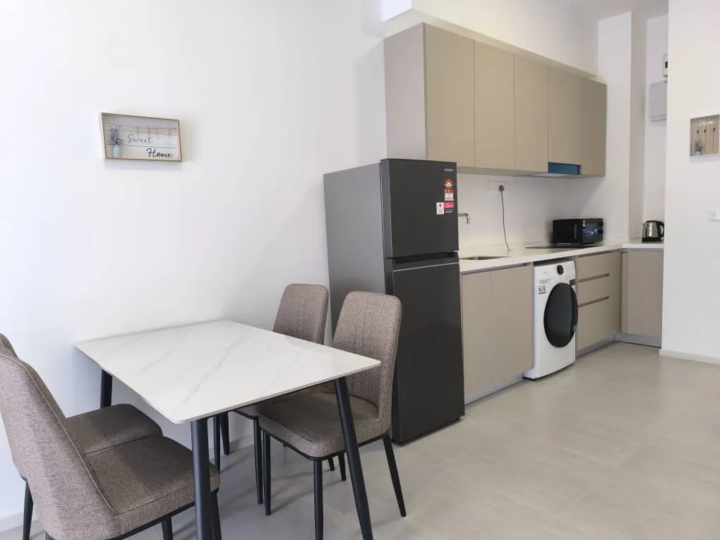 Laurel Residence unit property photo 4