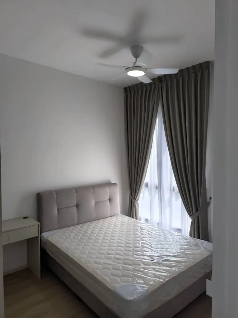 Laurel Residence unit property photo 5