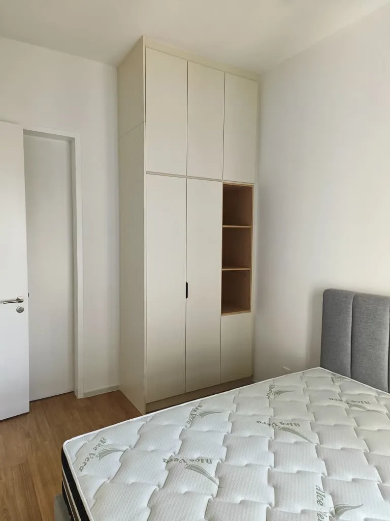 Laurel Residence unit property photo 2