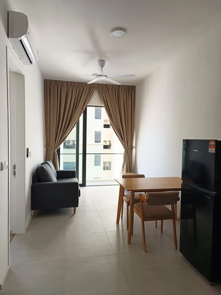 Laurel Residence unit property photo 4