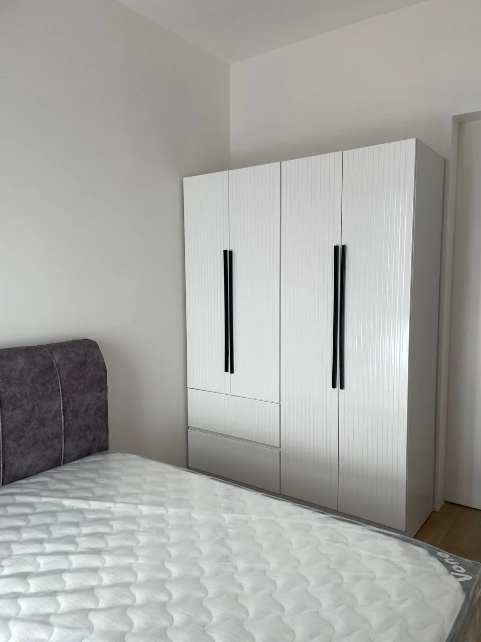 Laurel Residence unit property photo 3
