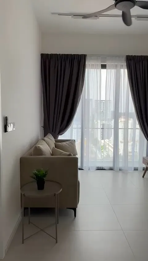 Laurel Residence unit property photo 4