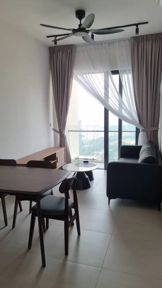 Laurel Residence unit property photo 4