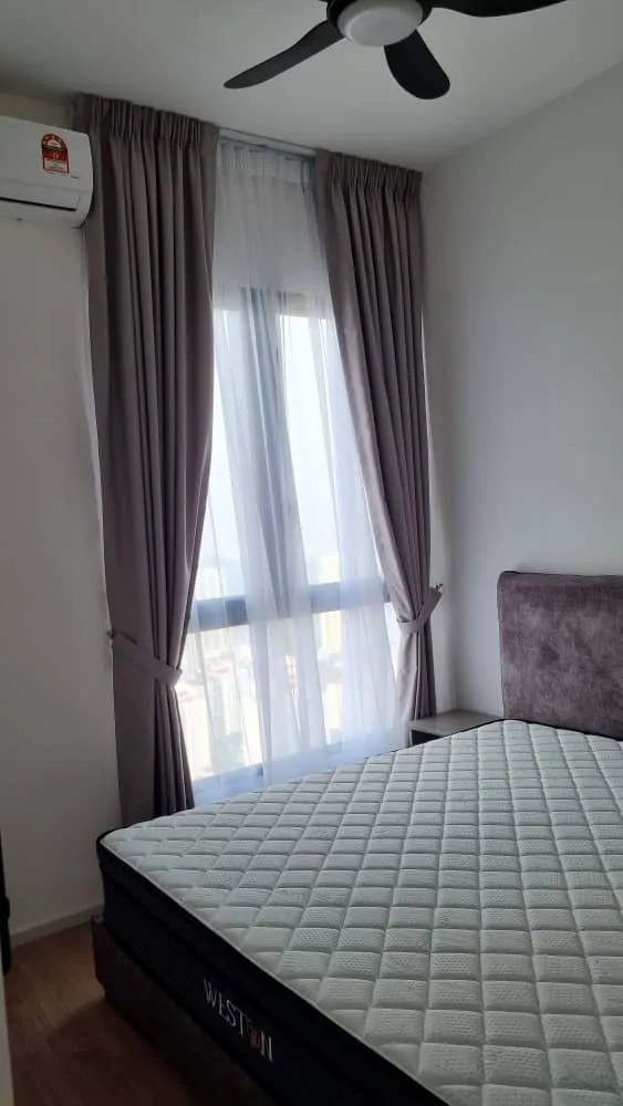 Laurel Residence unit property photo 5