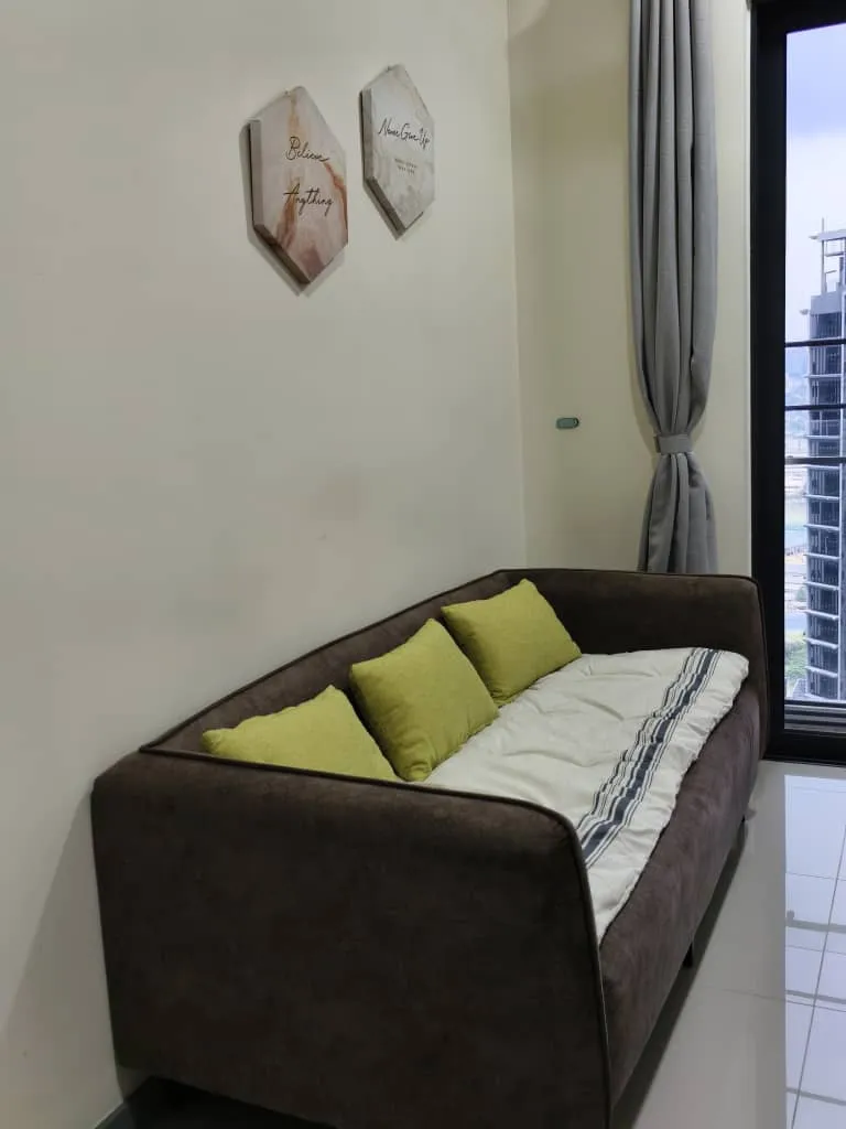 Laurel Residence unit property photo 3