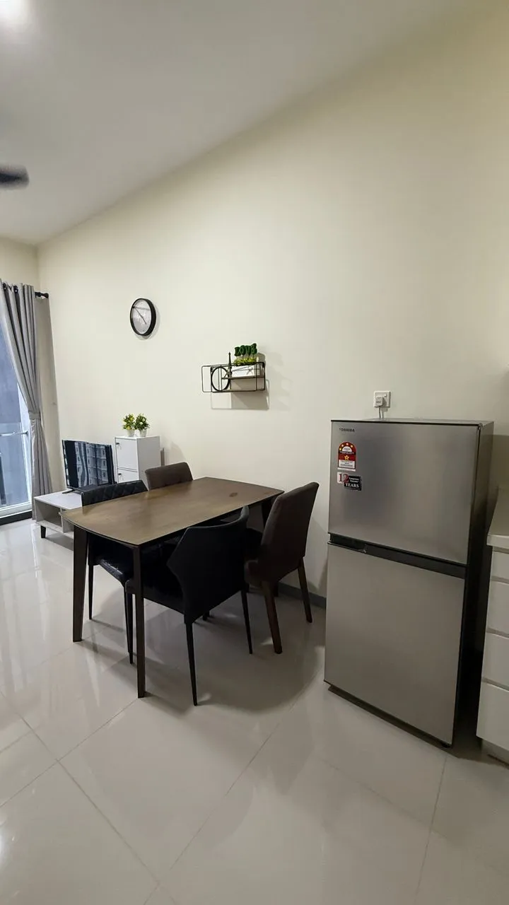 Laurel Residence unit property photo 8