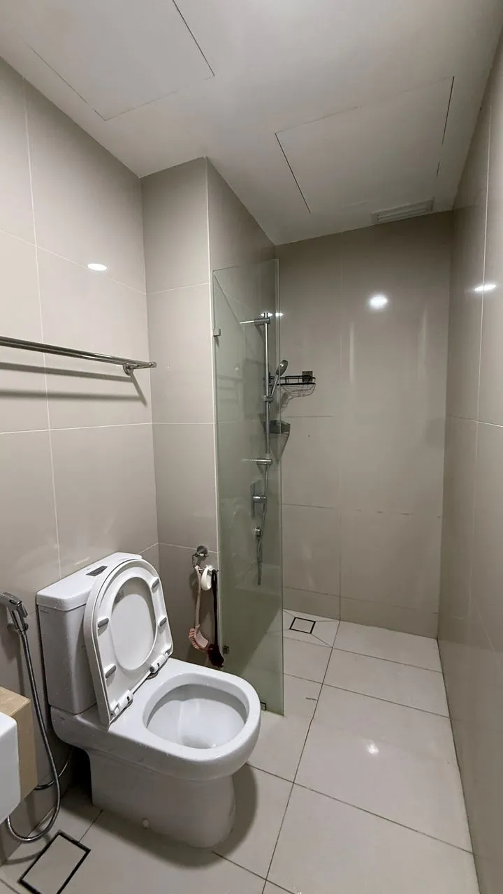 Laurel Residence unit property photo 9