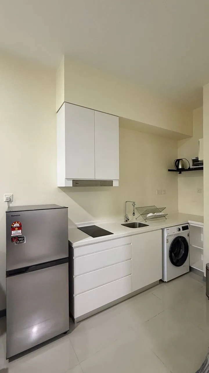 Laurel Residence unit property photo 10