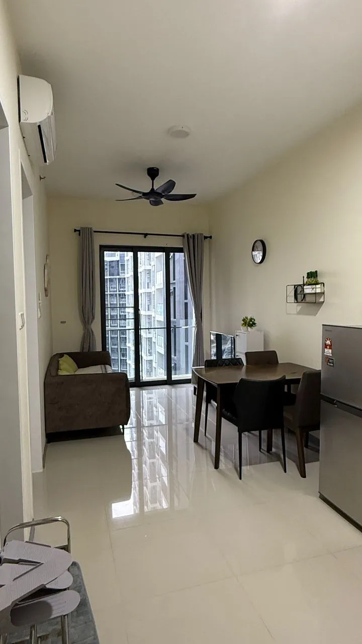 Laurel Residence unit property photo 12