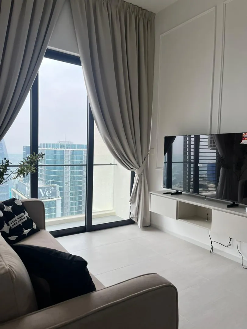 Laurel Residence unit property photo 1