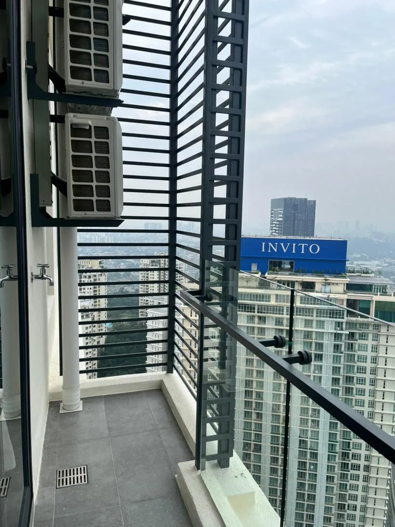 Laurel Residence unit property photo 3